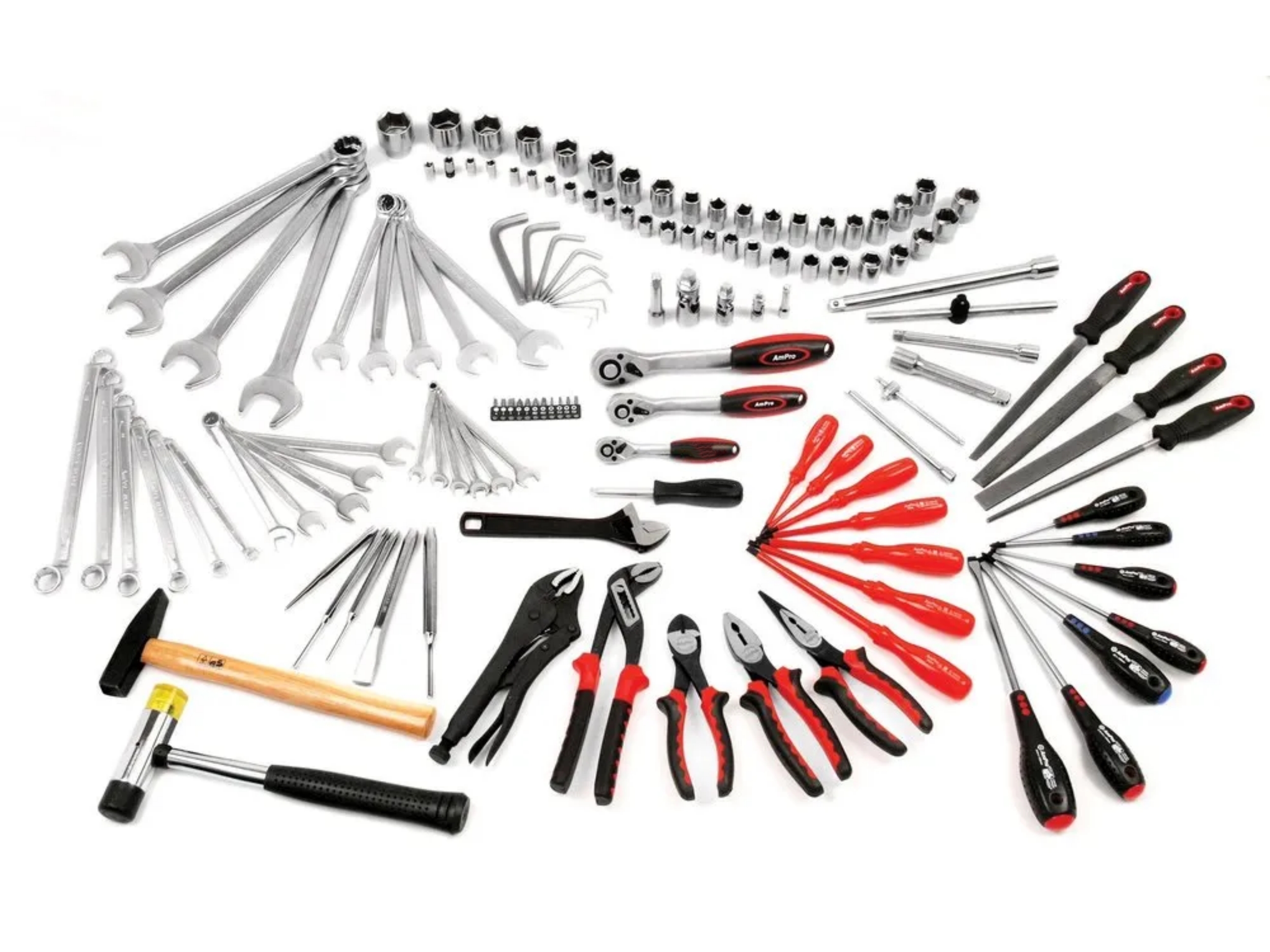 Hand Tools vs Power Tools: Choosing the Right Tool for the Job